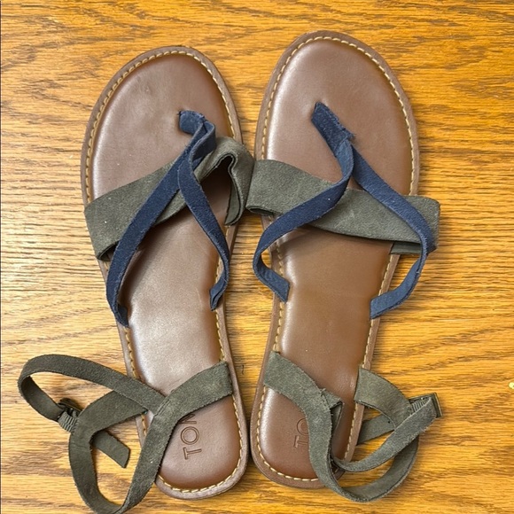 Stylish Brown and Blue Sandals - Picture 3 of 4